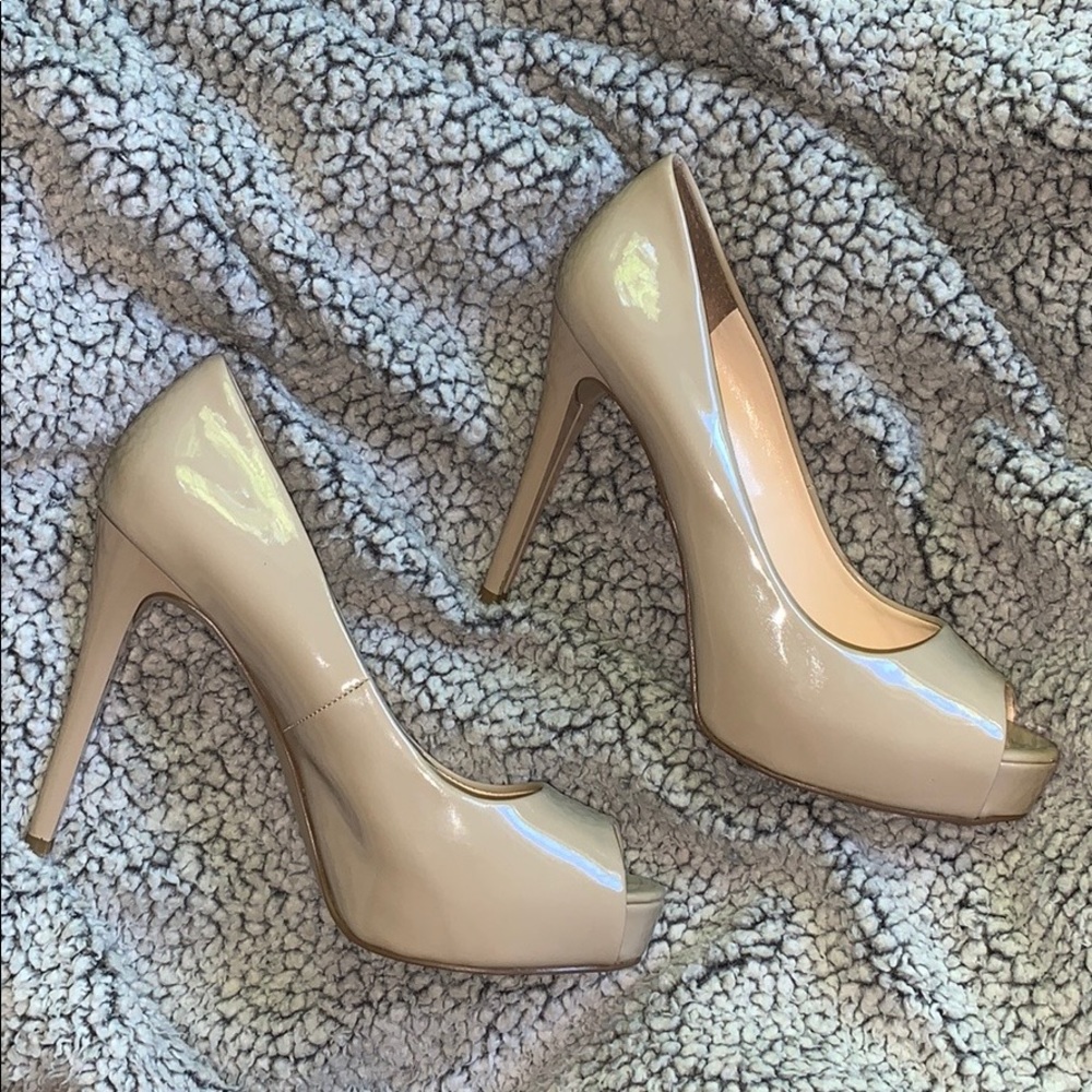 Guess Patches Platform Pump
